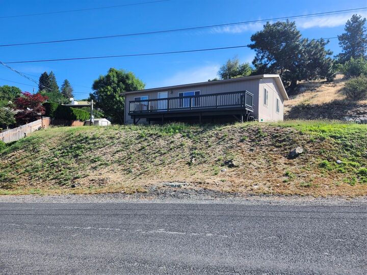 Property Photo:  130  Olive Avenue  WA 98831 