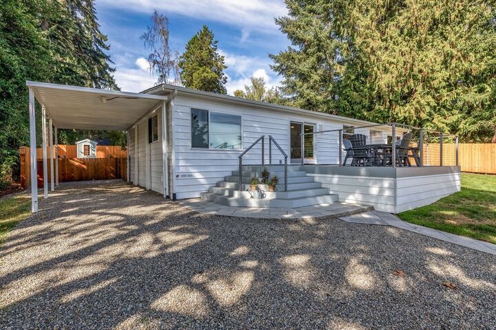 Property Photo: 16733 98th Avenue SW WA 98070