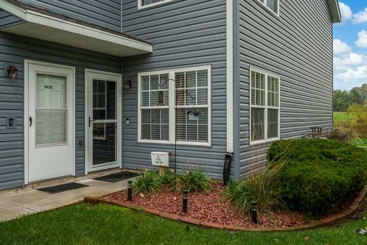 Property Photo:  6429 Oak Crest Lane  IL 61111 