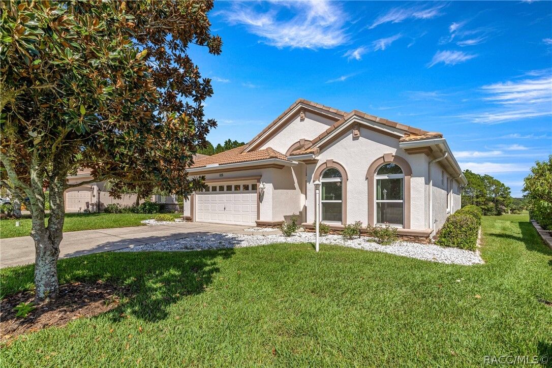 Property Photo: 105 W Doerr Path FL 34442