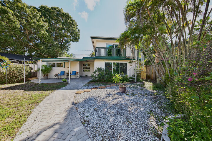 Property Photo:  116 NE 22nd Street  FL 33305 