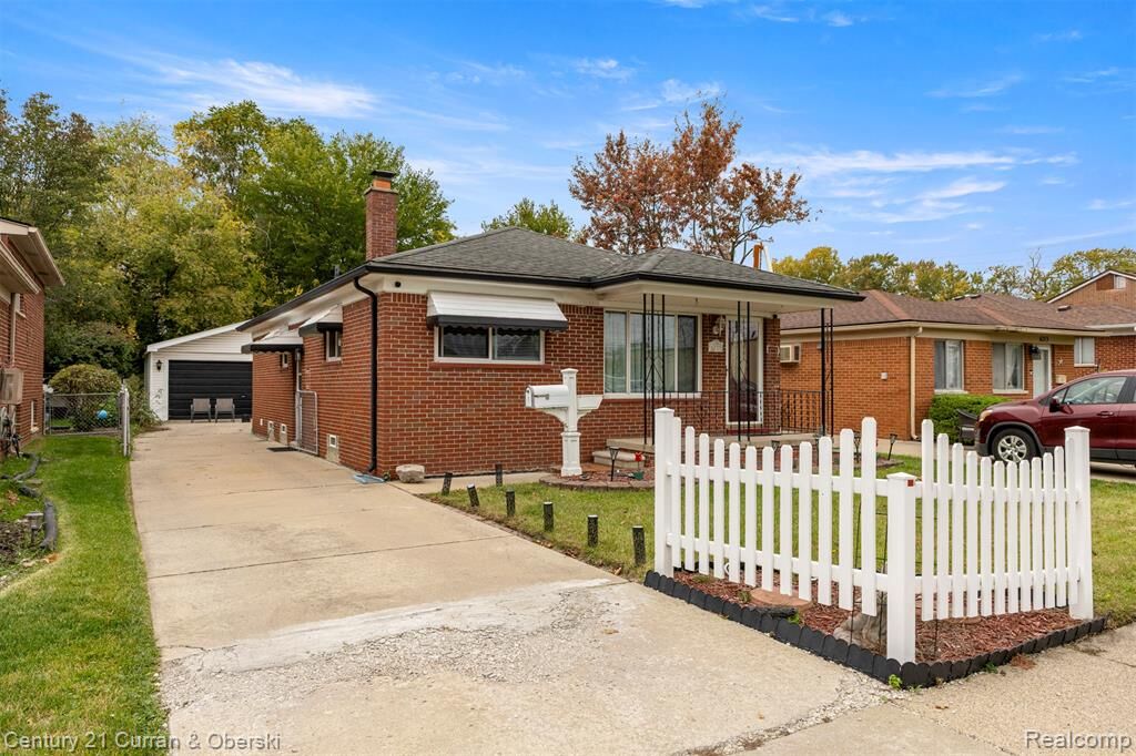 Property Photo: 6205 Mayburn Street MI 48127