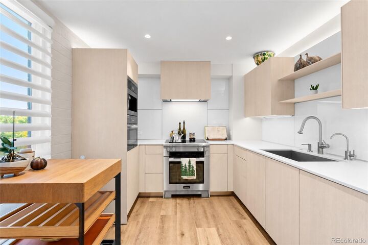 Property Photo:  460 S Marion Parkway 553  CO 80209 