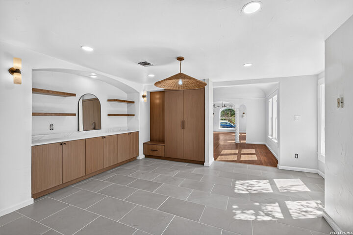 Property Photo:  411 Parland Pl  TX 78209 