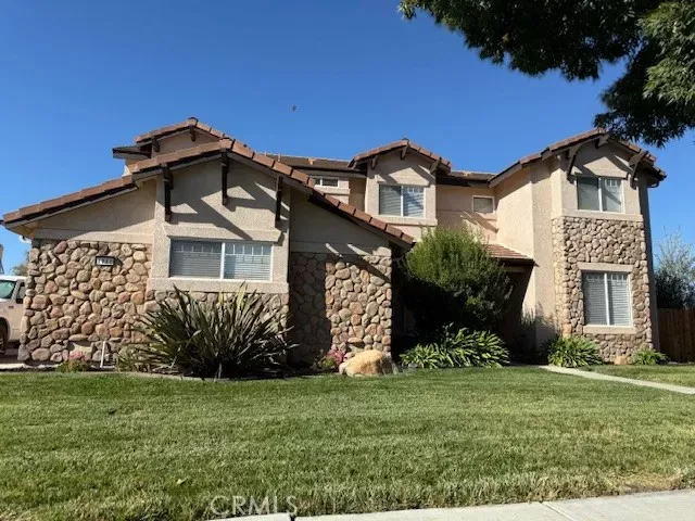 Property Photo: 1711 Skyview Drive CA 93446