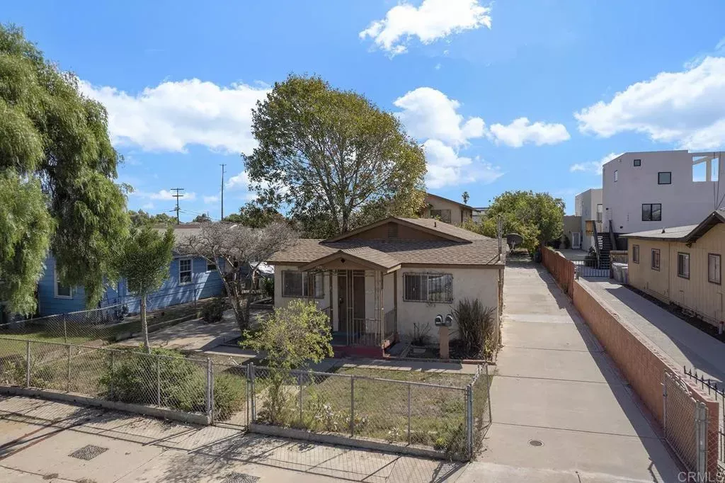 Property Photo:  1671 Donax Avenue  CA 92154 
