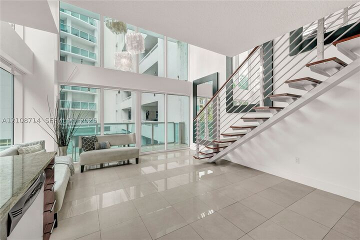 Property Photo: 41 SE 5th St 317 FL 33131