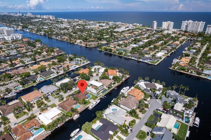 Property Photo:  3080 NE 43rd St  FL 33308 