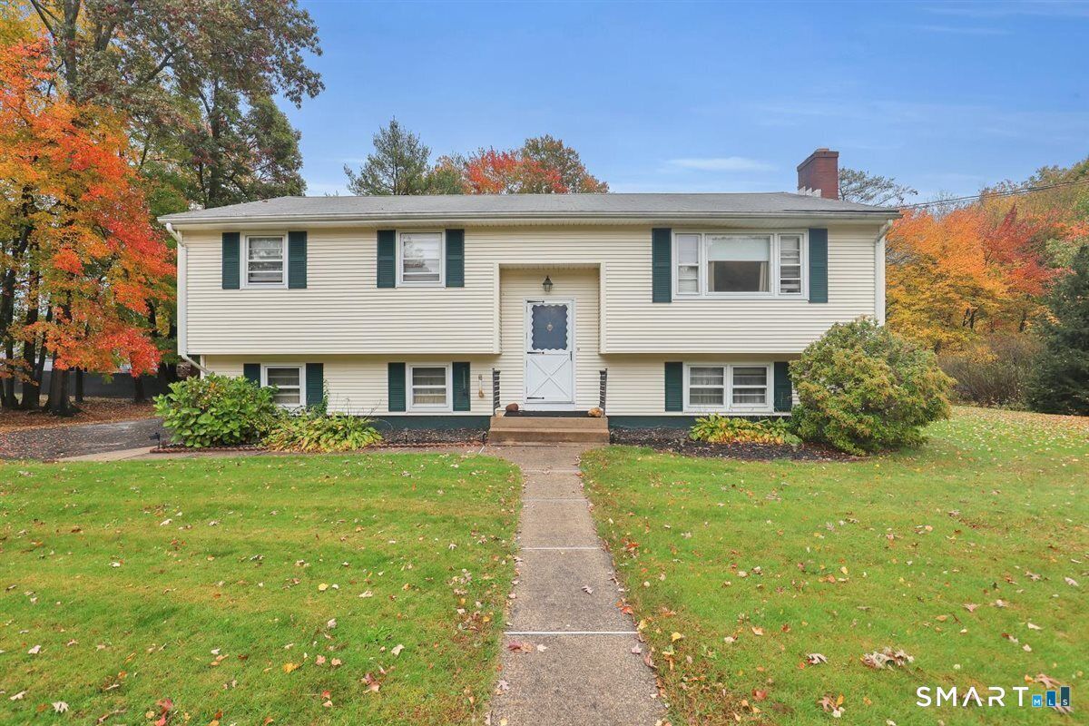 Property Photo:  95 Manor Road  CT 06479 