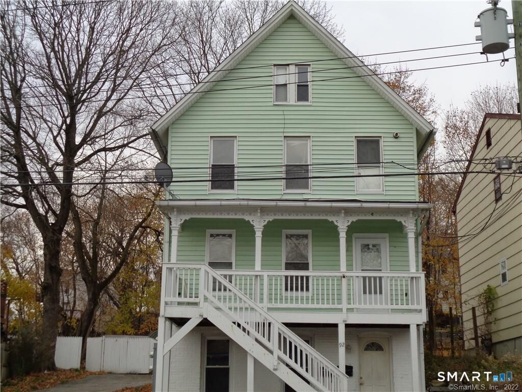 Property Photo:  92 Smith Street 1  CT 06418 