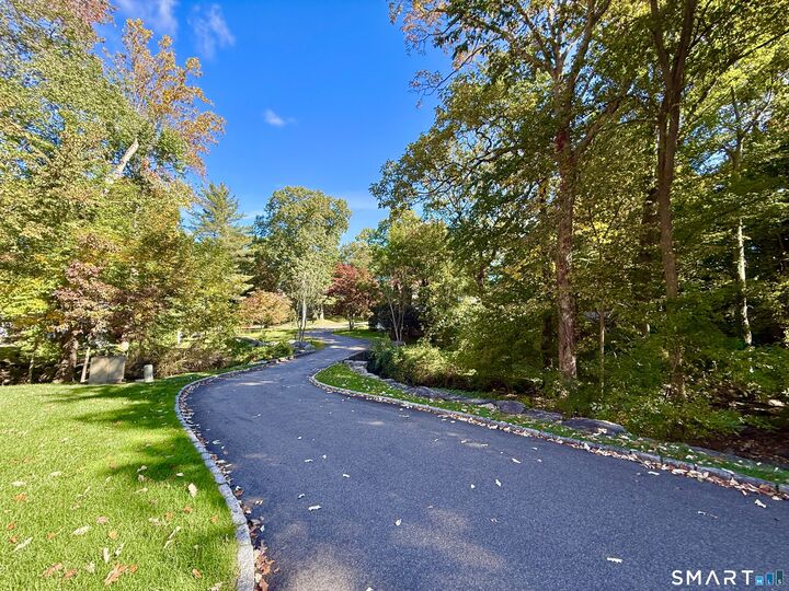 Property Photo:  176 Nichols Avenue  CT 06905 
