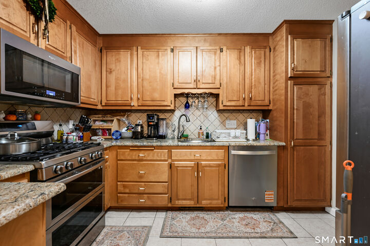Property Photo:  135 New Britain Avenue 1  CT 06062 