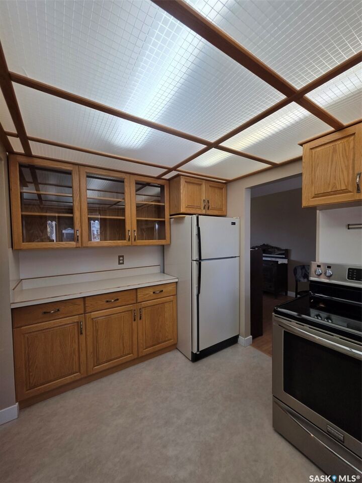 Property Photo:  810 11th Avenue NE  SK S9H 2V4 