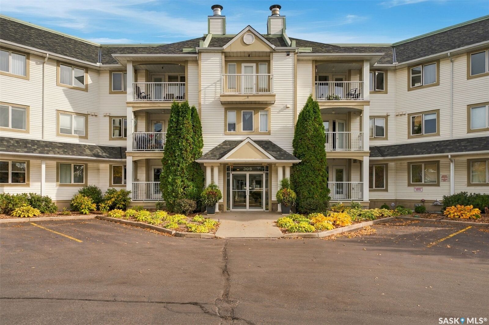 Property Photo:  305 Pinehouse Drive 324  SK S7K 7Z4 