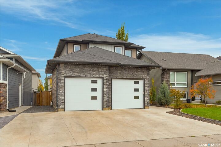 Property Photo:  1415 Pringle Crescent  SK S7T 0S6 