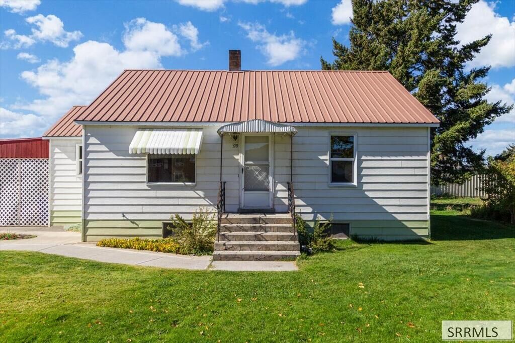 Property Photo:  370 S 3rd W  ID 83440 