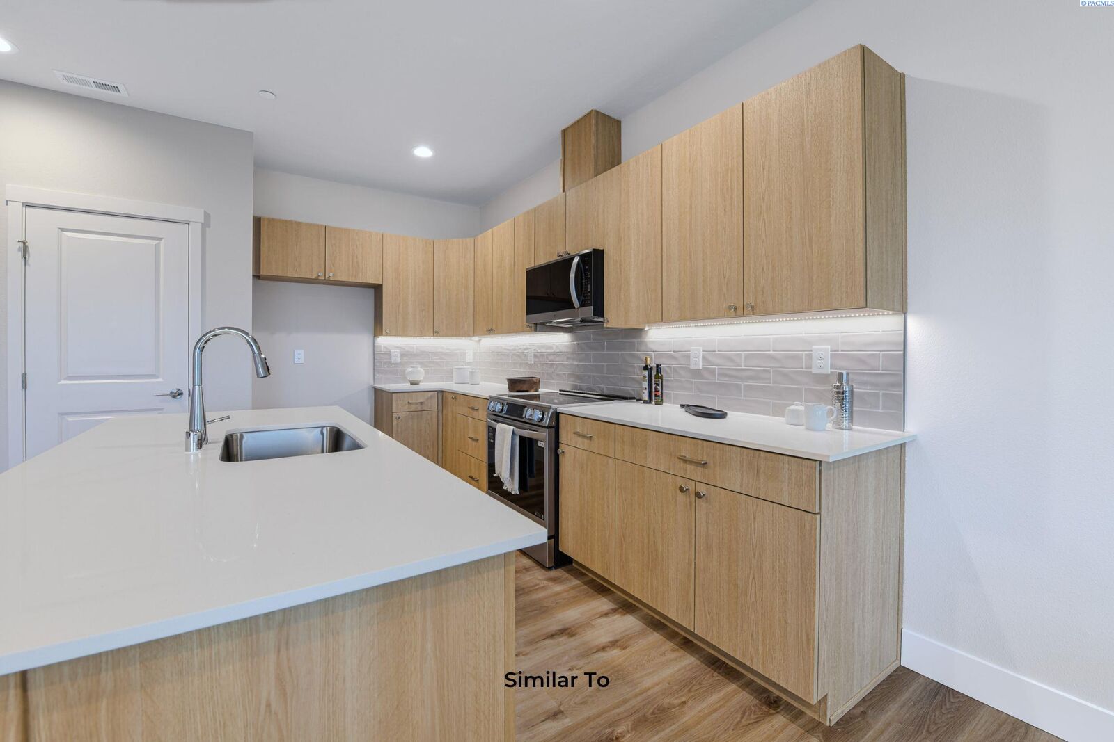 Property Photo: 4430 Road 114 WA 99301