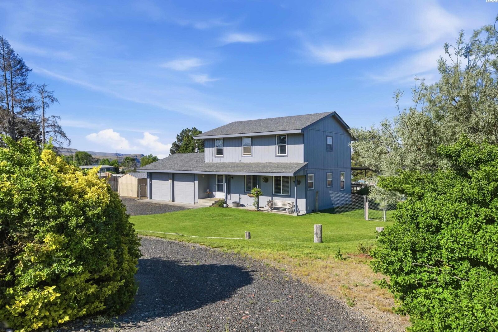 Property Photo: 335 Ross Way WA 99363