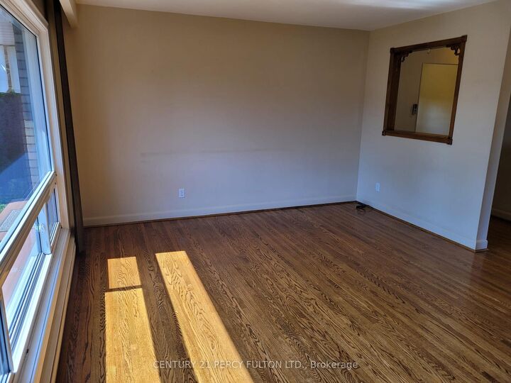 Property Photo:  460 Bader Avenue  ON L1J 3E8 