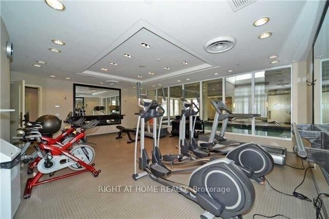 Property Photo: 330 Red Maple Road 809 ON L4C 0T6