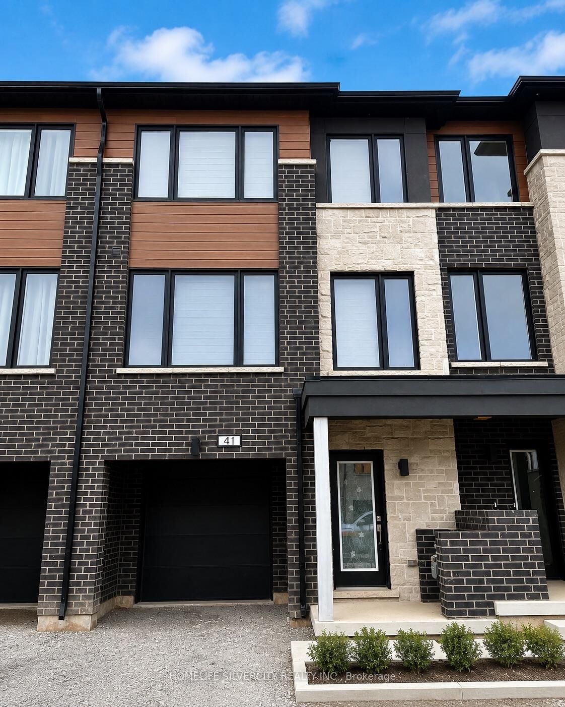 Property Photo:  41 Humberstone Drive  ON L7G 0P5 
