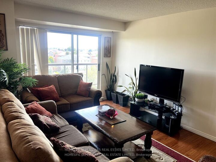 Photo de la propriété:  300 Ray Lawson Boulevard 416  ON L6Y 5H5 