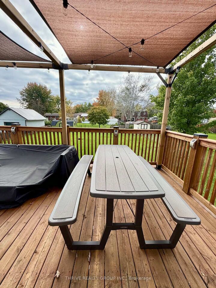 Property Photo:  182 Elizabeth Street  ON N0L 1M0 