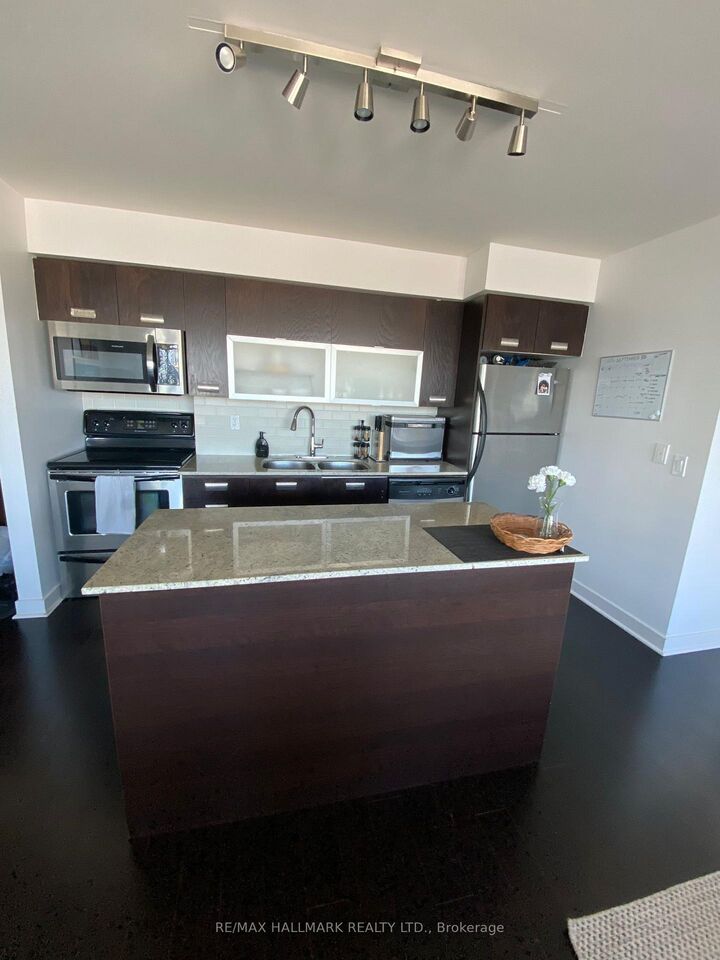 Property Photo:  80 Western Battery Road 1807  ON M6K 3S1 