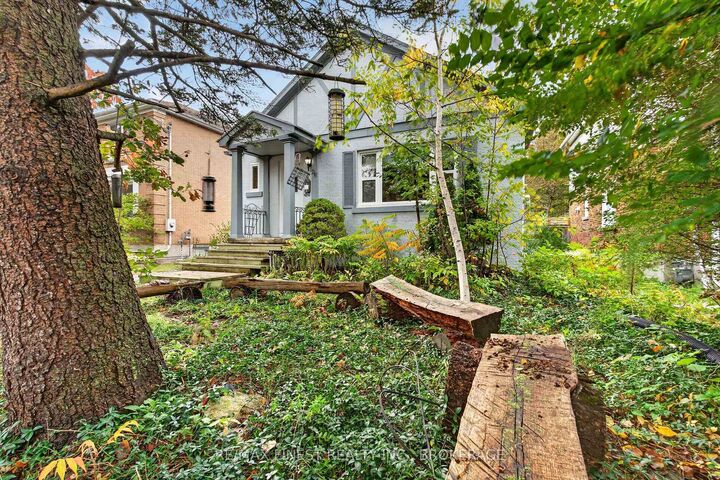 Property Photo:  218 Helen Street  ON K7L 4P4 