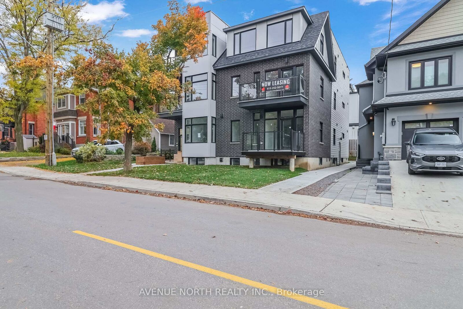 Property Photo:  436 Athlone Avenue 201  ON K1Z 5M7 