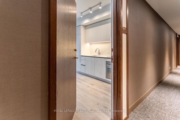 Property Photo:  7890 Jane Street 3801  ON L4K 0K9 