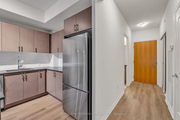 Property Photo:  8960 Jane Street 1212  ON L4K 2M9 