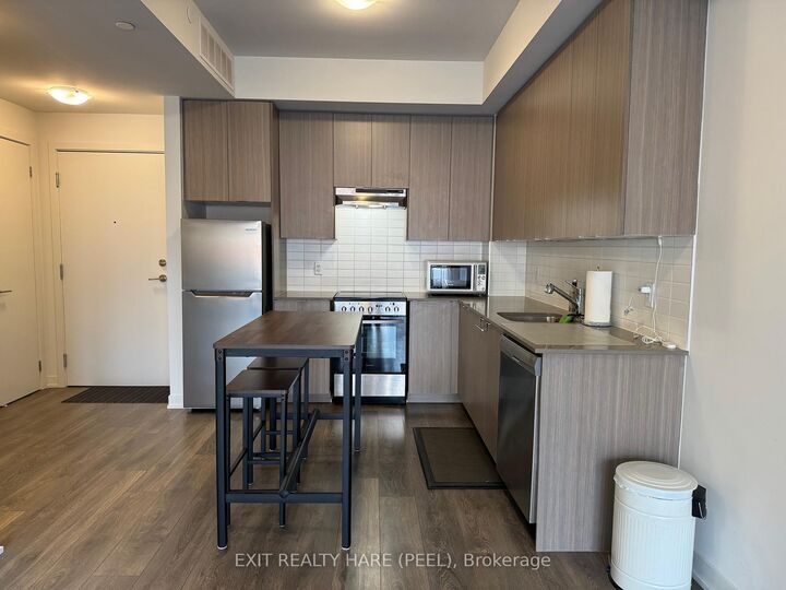 Property Photo:  62 Sky Harbour Drive 115  ON L6Y 6J2 