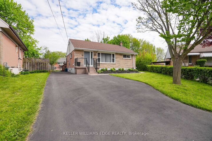 Property Photo:  13 Beaucourt Place Upper  ON L8S 2P8 