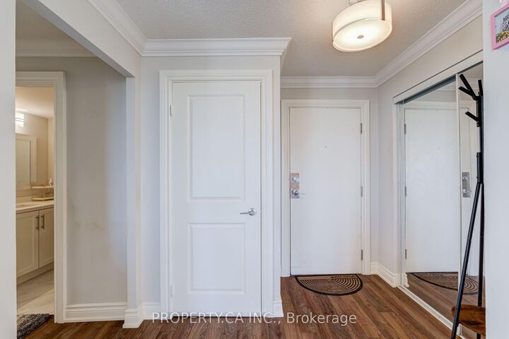 Property Photo:  1155 Bough Beeches Boulevard 601  ON L4W 4N2 