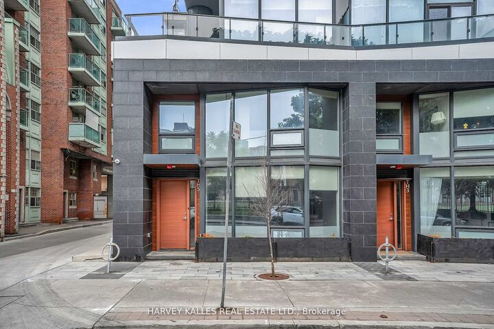 Property Photo:  85 Wood Street Th5  ON M4Y 0E8 