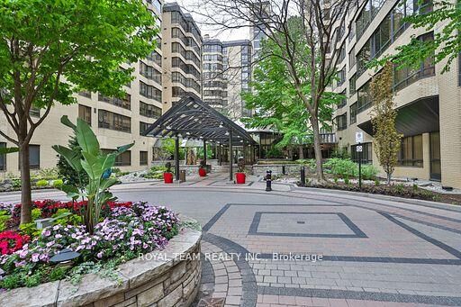 Property Photo:  211 Saint Patrick Street S C-Ph 10  ON M5T 2Y9 