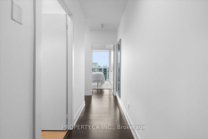 Property Photo:  181 Bedford Road 2204  ON M5R 0C2 