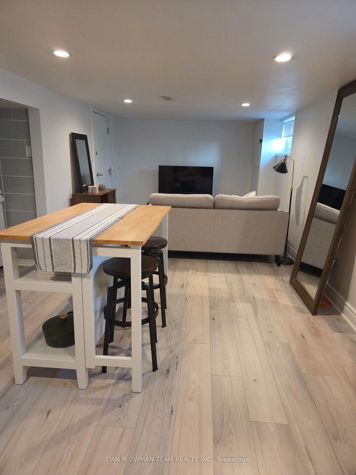 Property Photo:  131 Central Park Boulevard N Bsmt  ON L1G 5Y6 