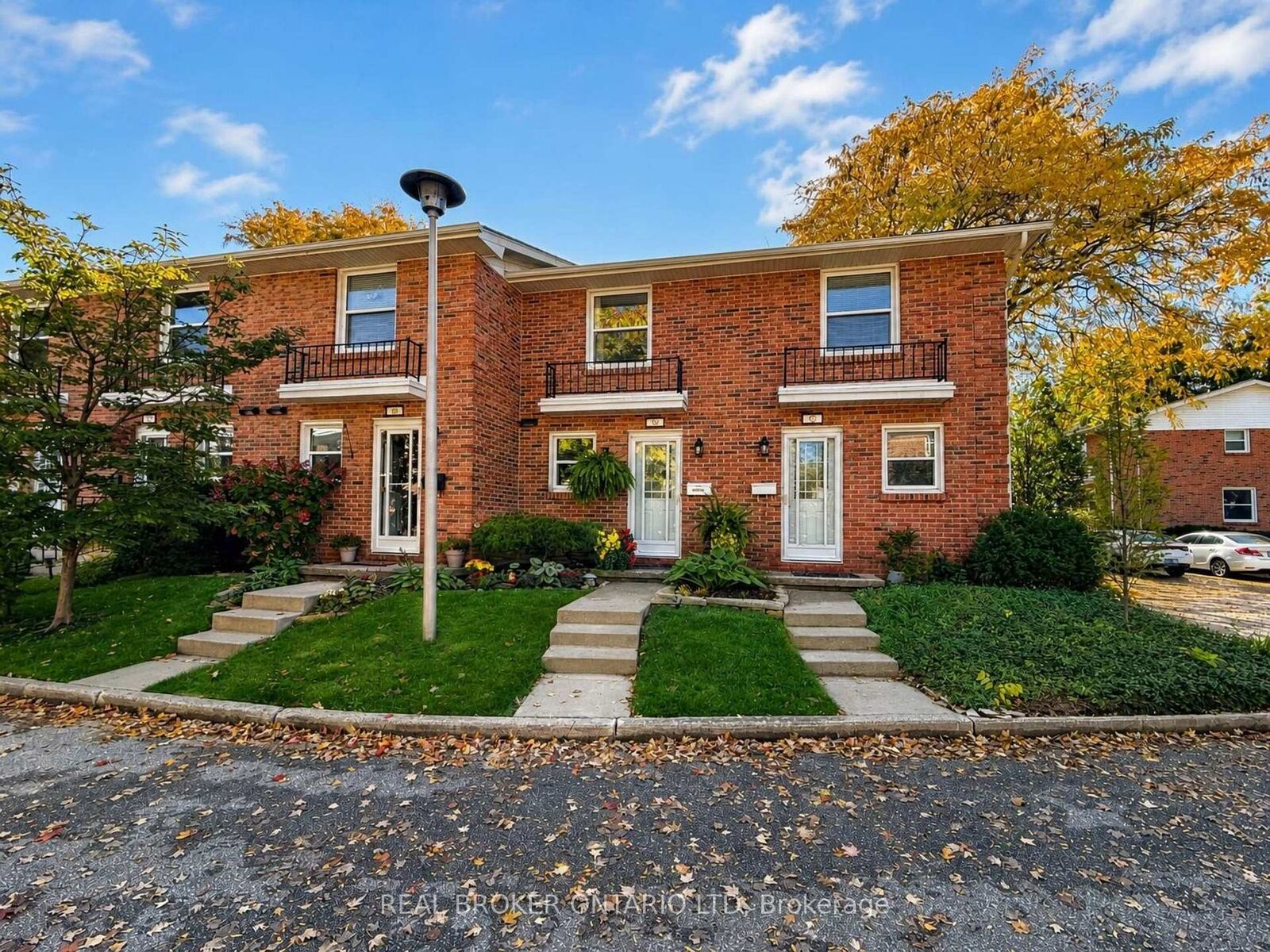 Property Photo:  1385 Commissioners Road W 50  ON N6K 1E2 