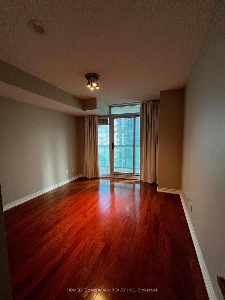 Property Photo:  30 Grand Trunk Crescent 1708  ON M5J 3A4 