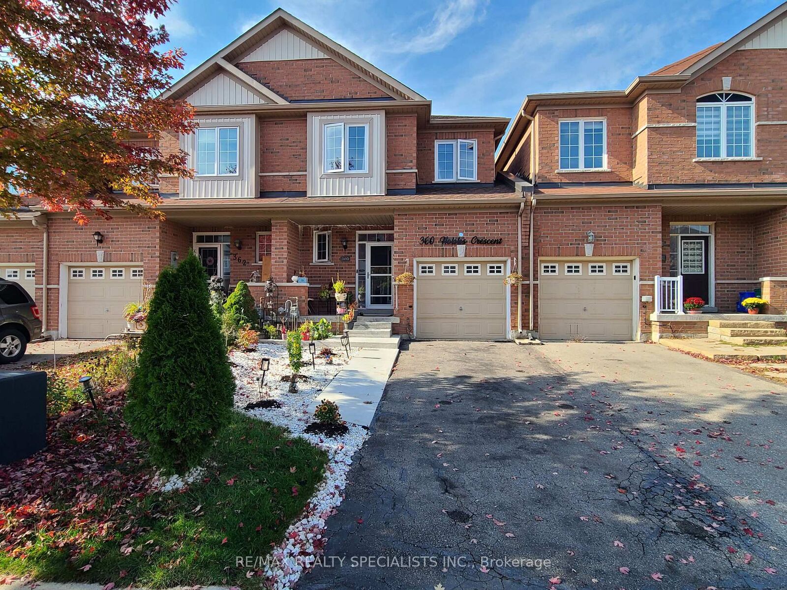 Property Photo:  360 Hobbs Crescent  ON L9T 0J3 