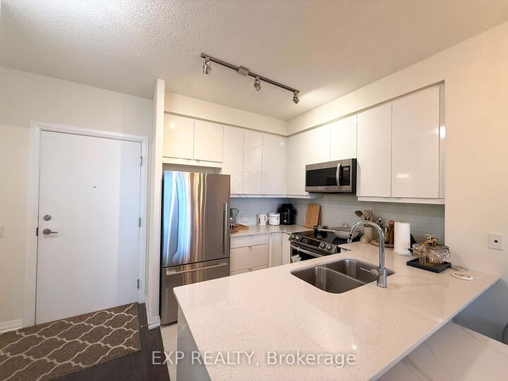 Property Photo:  50 Thomas Riley Road 520  ON M9B 0C5 