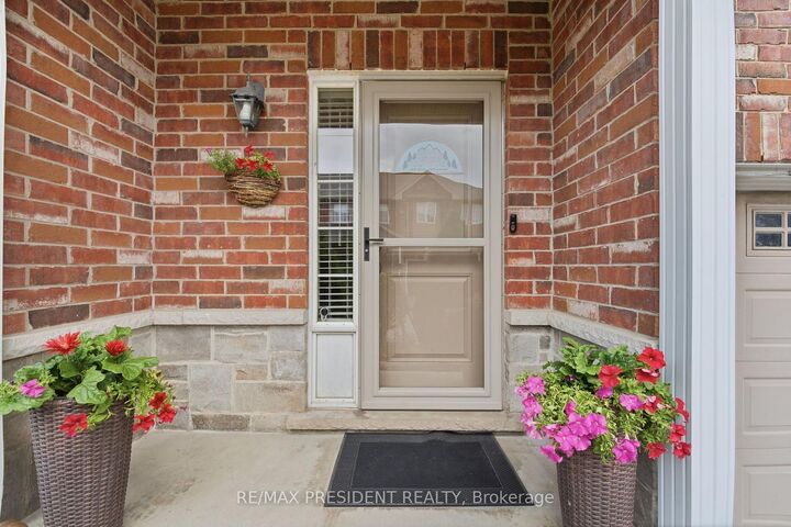 Property Photo:  45 Seabreeze Crescent 23  ON L8E 0G1 