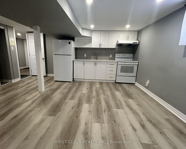 Property Photo:  1118 Warden Avenue Bsmt 2  ON M1R 2P7 