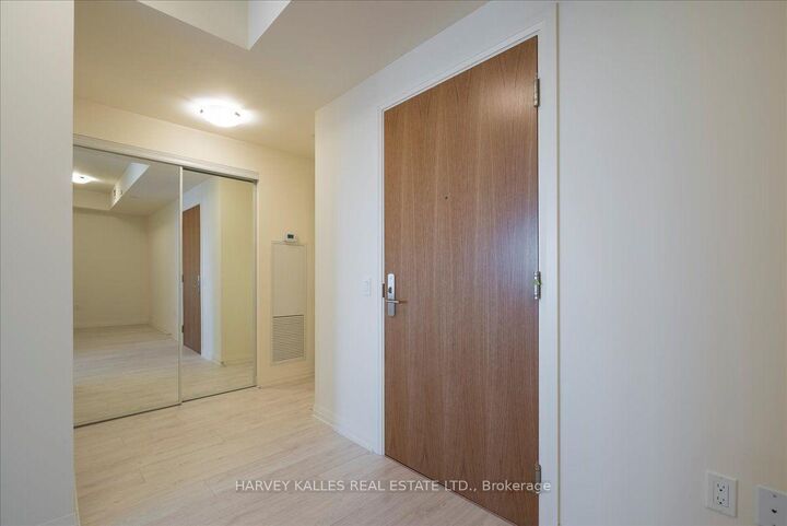 Property Photo:  8960 Jane Street 411  ON L4K 0M6 