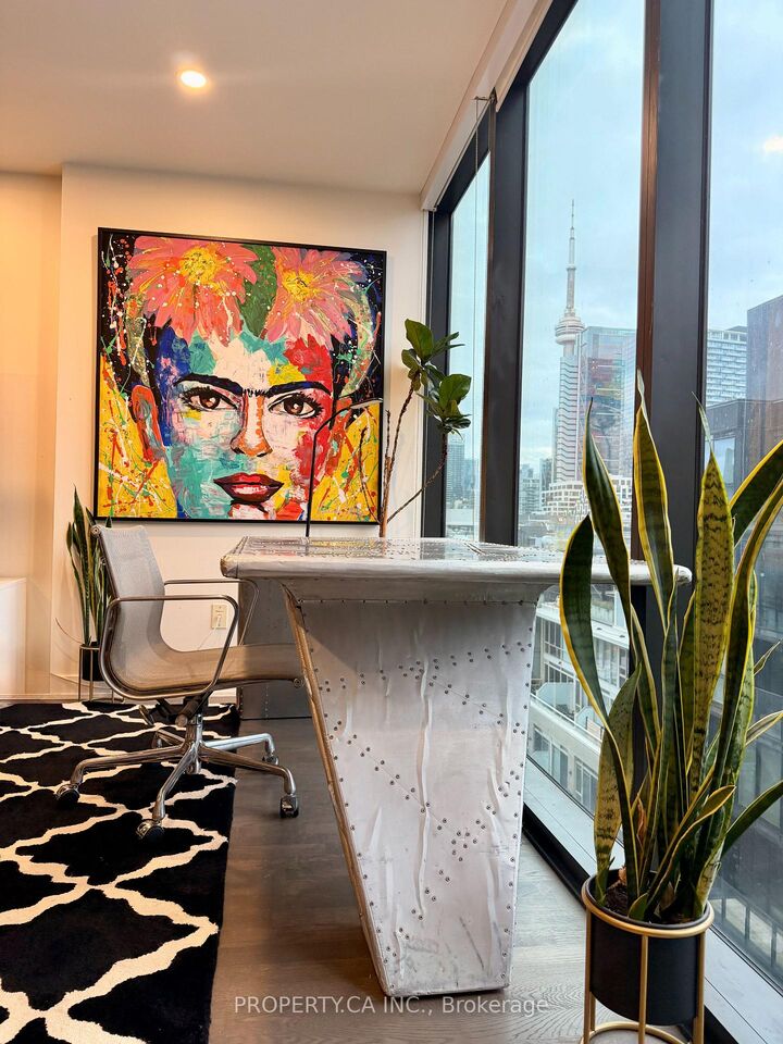 Property Photo:  629 King Street W 1010  ON M5V 0G9 