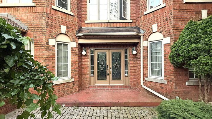 Property Photo:  7 Crescentview Road  ON L4B 2Z1 