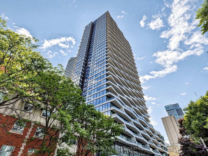 Property Photo: 85 Wood Street 1716 ON M4Y 0E8