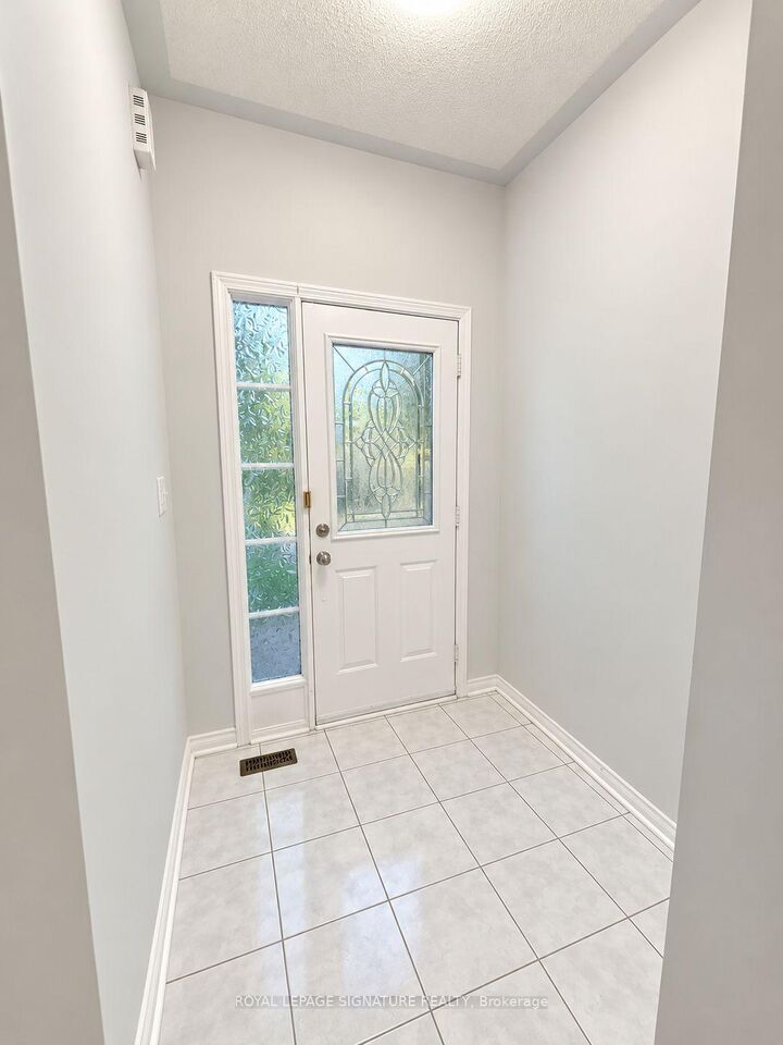 Property Photo:  454 Huntington Ridge Drive  ON L5R 0A9 